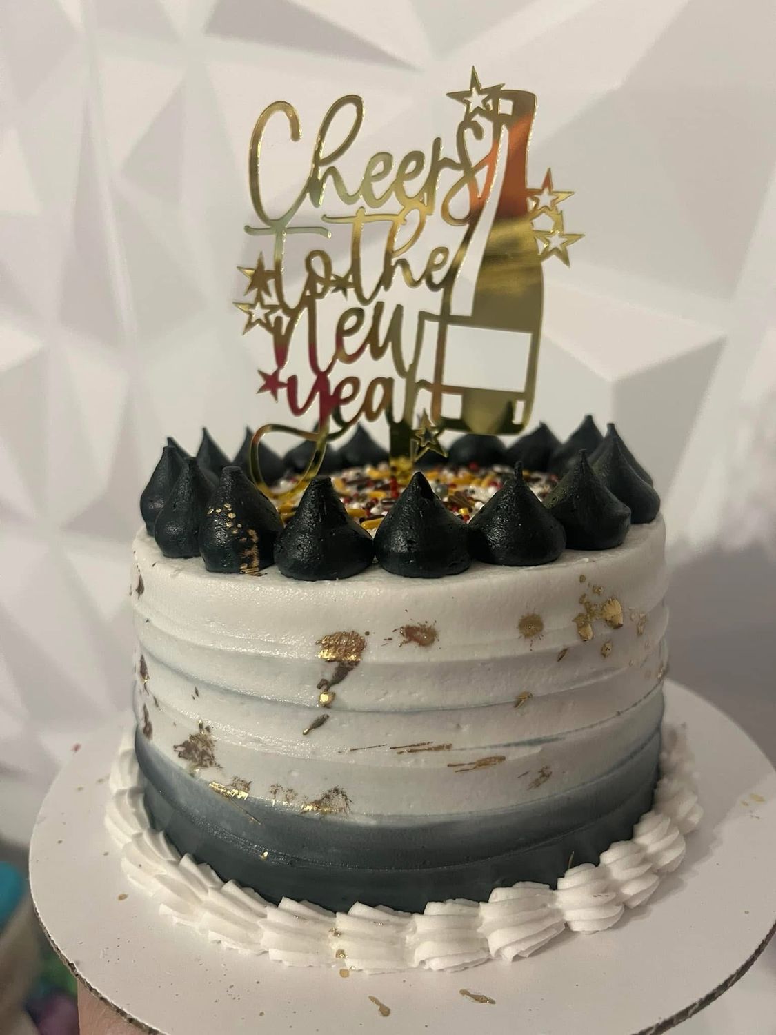 New Year Cake 8-10 porciones