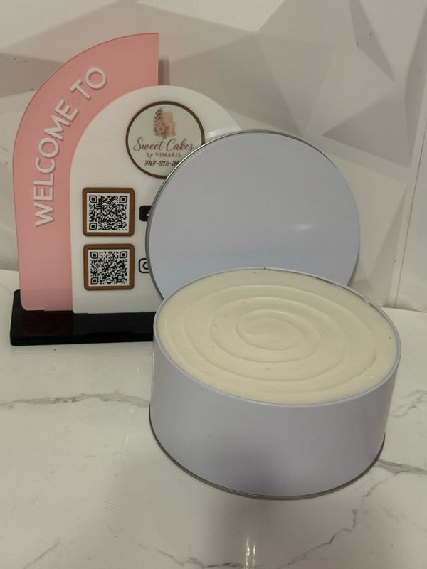 Bizcocho en lata 7x3” (20-25 porciones) Ordenar con 5-7 días de anticipación)