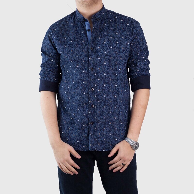 Long-sleeved patterned shirt