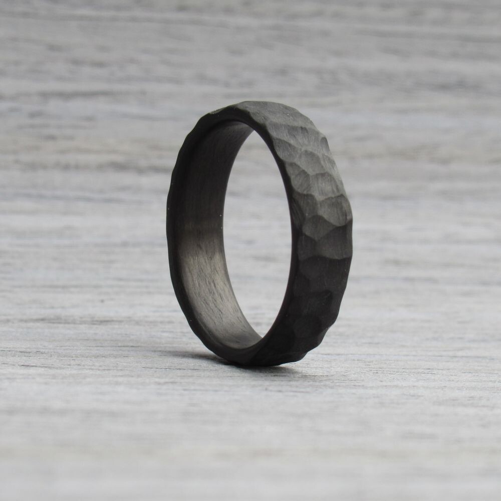 Obsidian karbon prstan