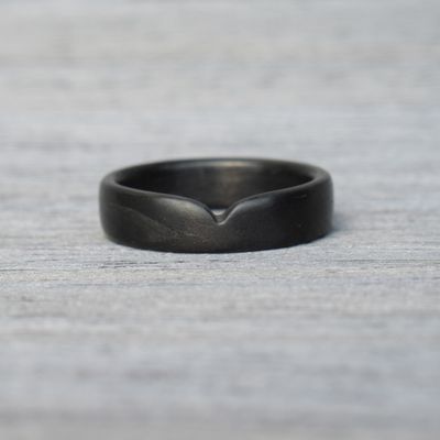 Karbonski prstan srček