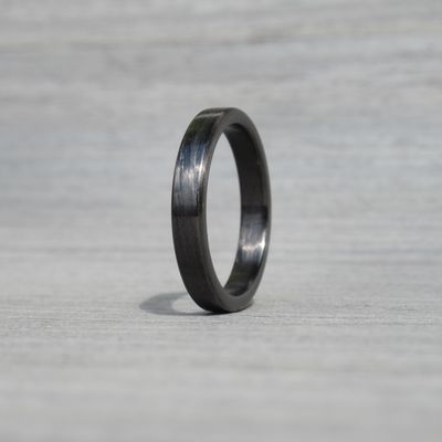 Ženski karbon prstan slim