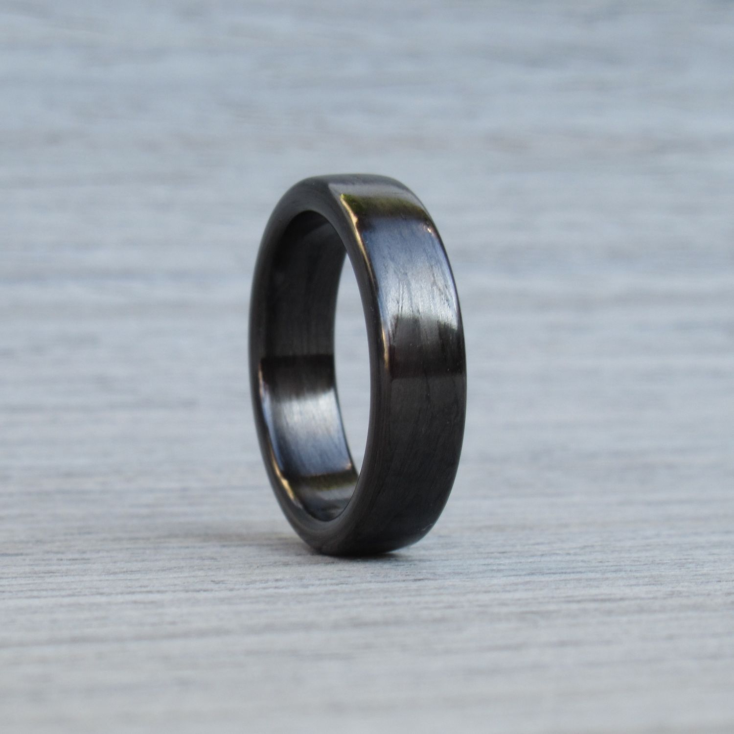 Moški karbonski prstan