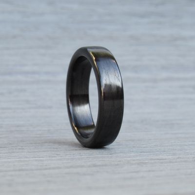 Moški karbonski prstan