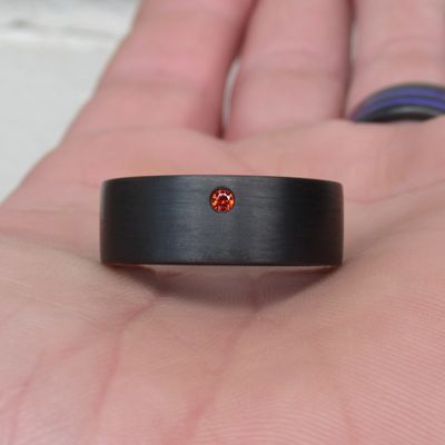 Moški prstan z rdečim diamantom