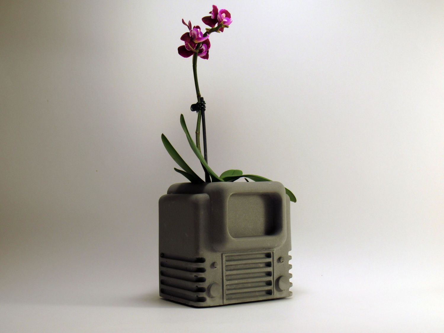 Keramični lonček TV