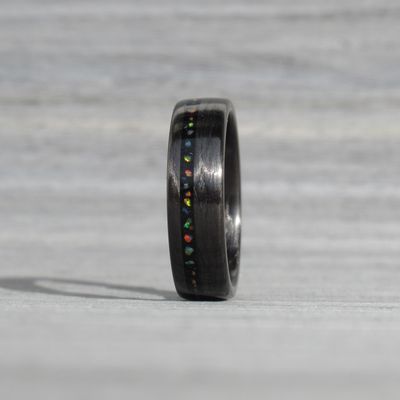 Črni turmalin in opal
