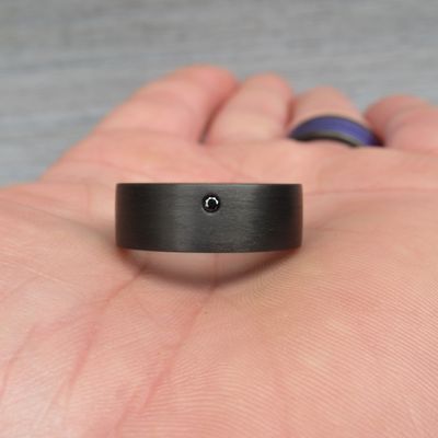 Moški prstan z črnim diamantom