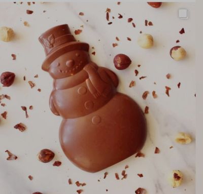 (WHOLESALE) Hazelnut Filled Snowman, by Zimt Chocolate, cs 10 (WHOLESALE) Hazelnut Filled Snowman, by Zimt Chocolate, cs 10