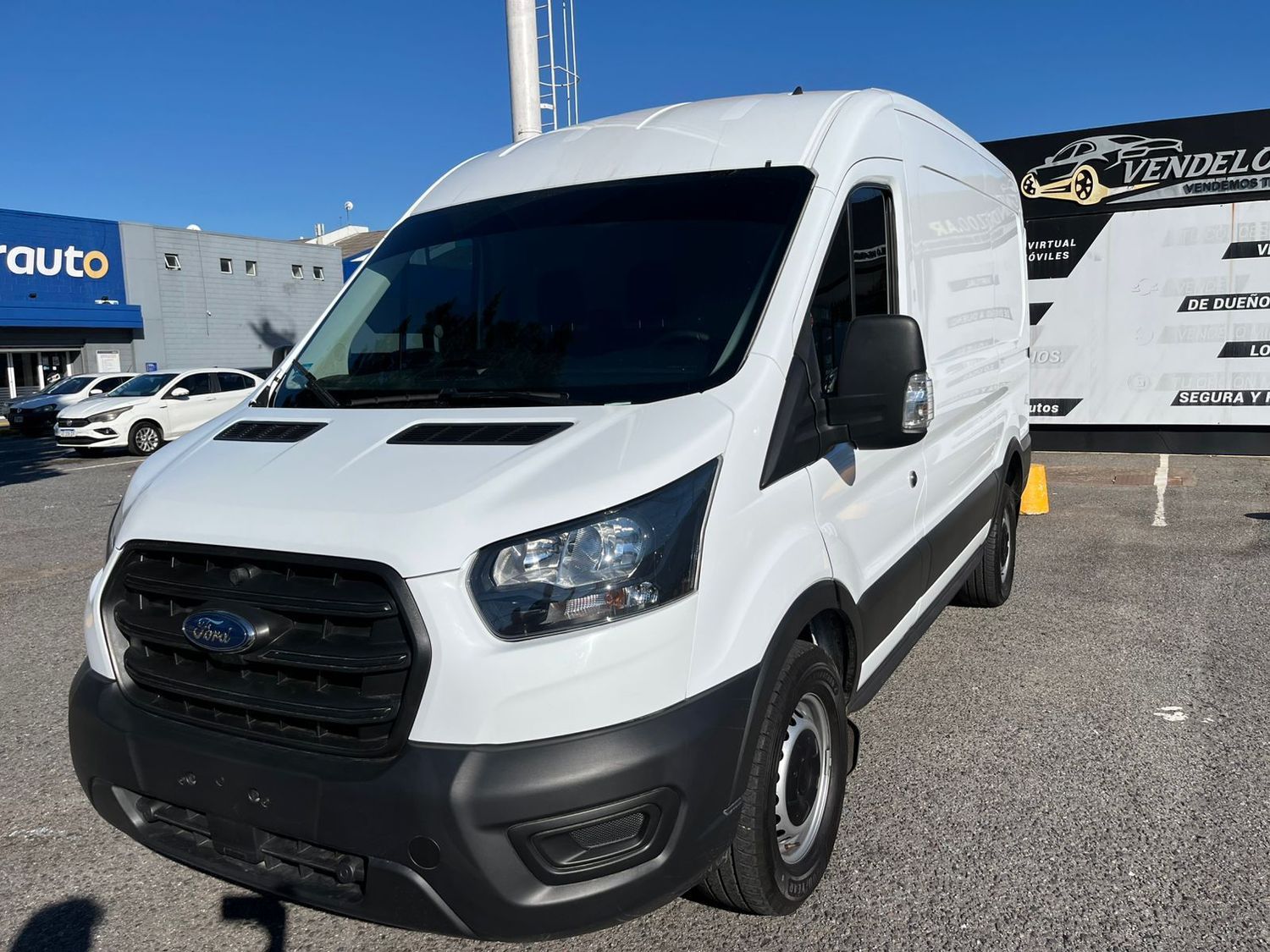 Ford Transit 2.2 Furgon Mediano 350m