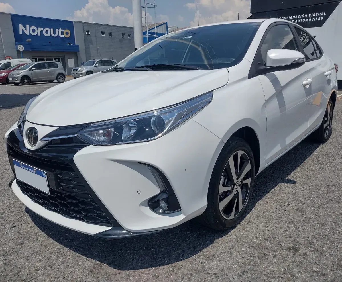 Toyota Yaris 1.5 107Cv Xls Pack Cvt Sedan