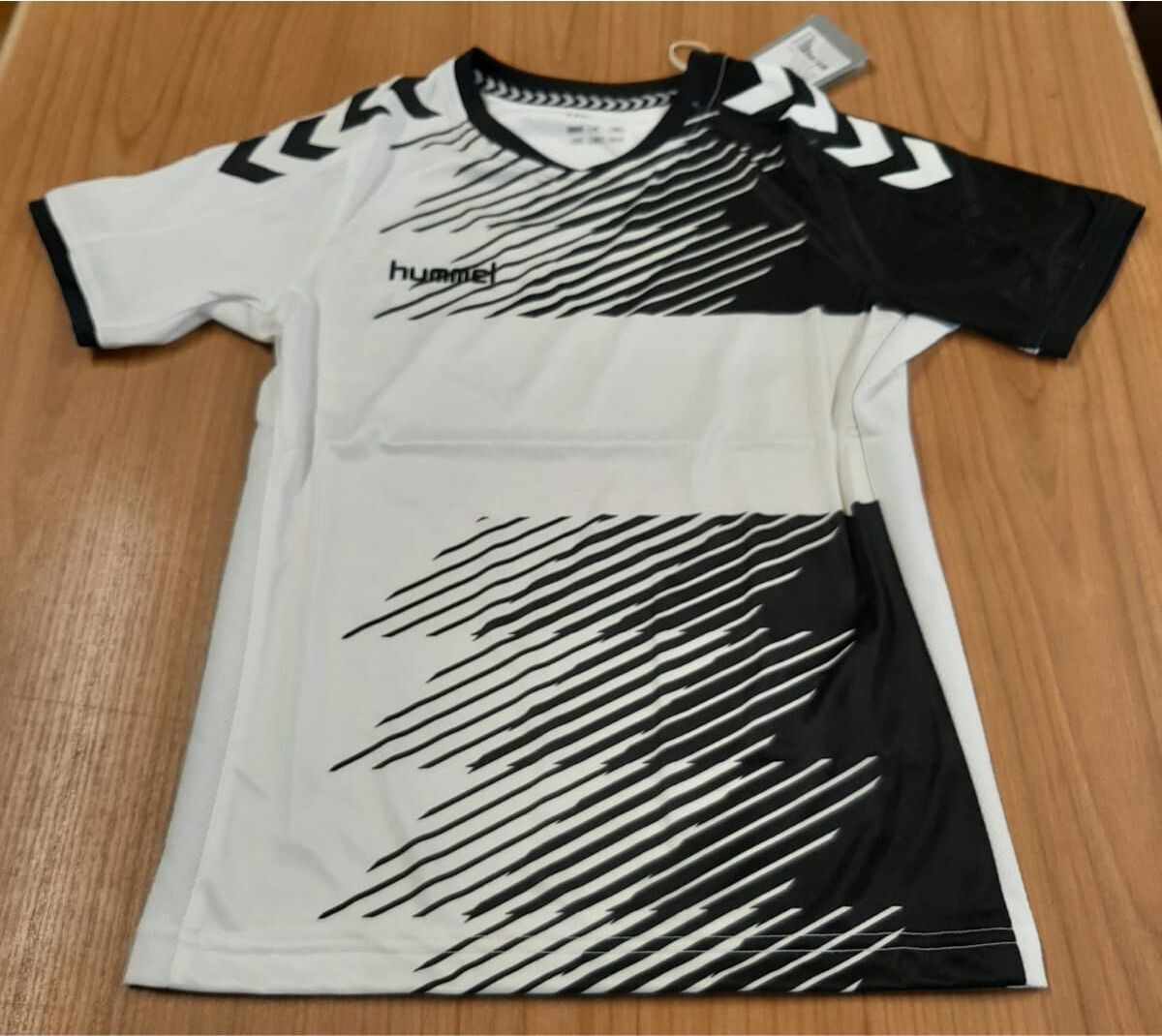 8 Teamshirts Hummel 03-668/2114