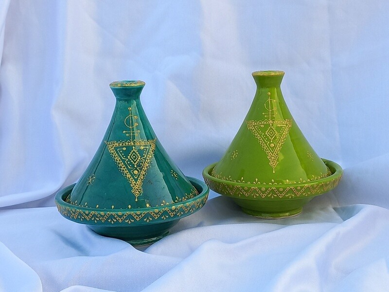 Two Moroccan Tagines for decoration or food service. Hand made, hand painted (4.72*5.11 inches). Colors: Pistachio green and Teal.