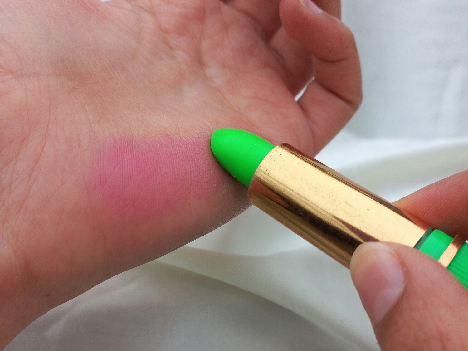 Magical Plant-based Green Lipstick, a.k.a. Moroccan 24 hours Lipstick.