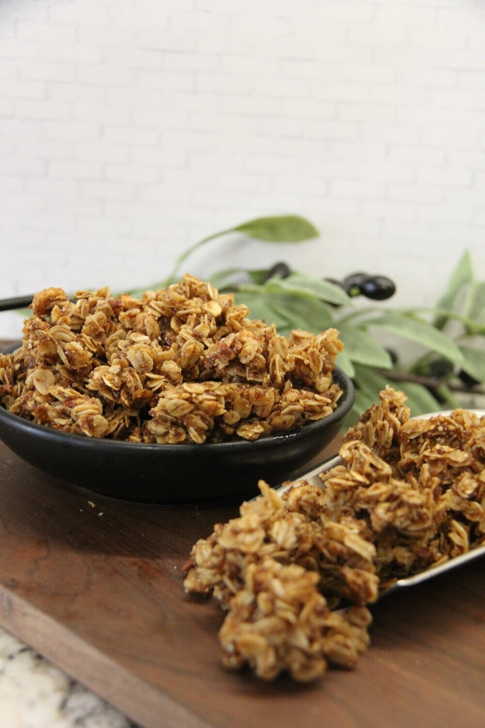 Granola (contains nuts)