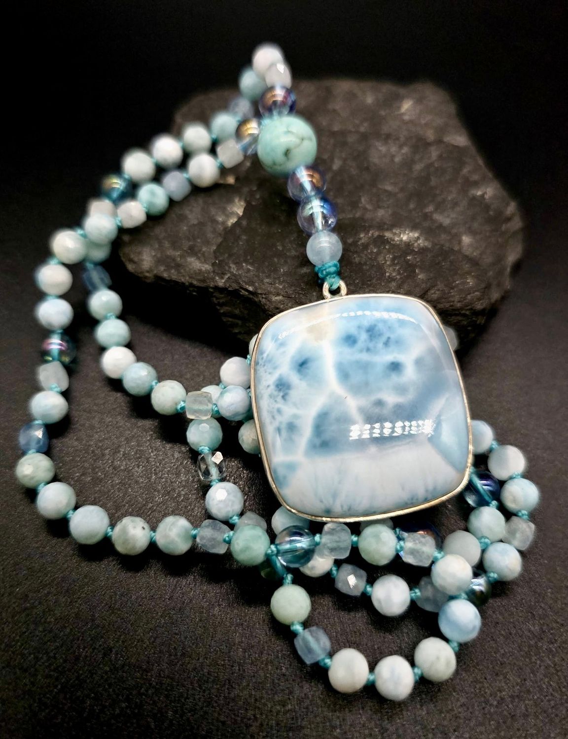Moana, Wal, Larimar