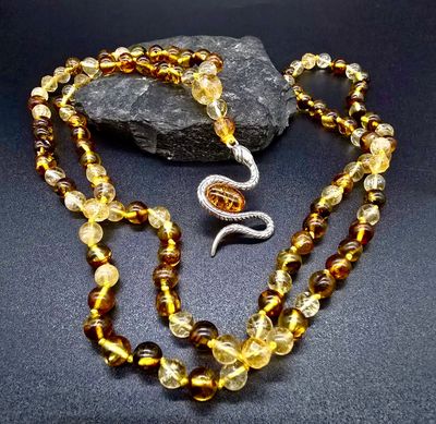 Samsara, die Schlange des ewigen Wandels Samsara, die Schlange des ewigen Wandels