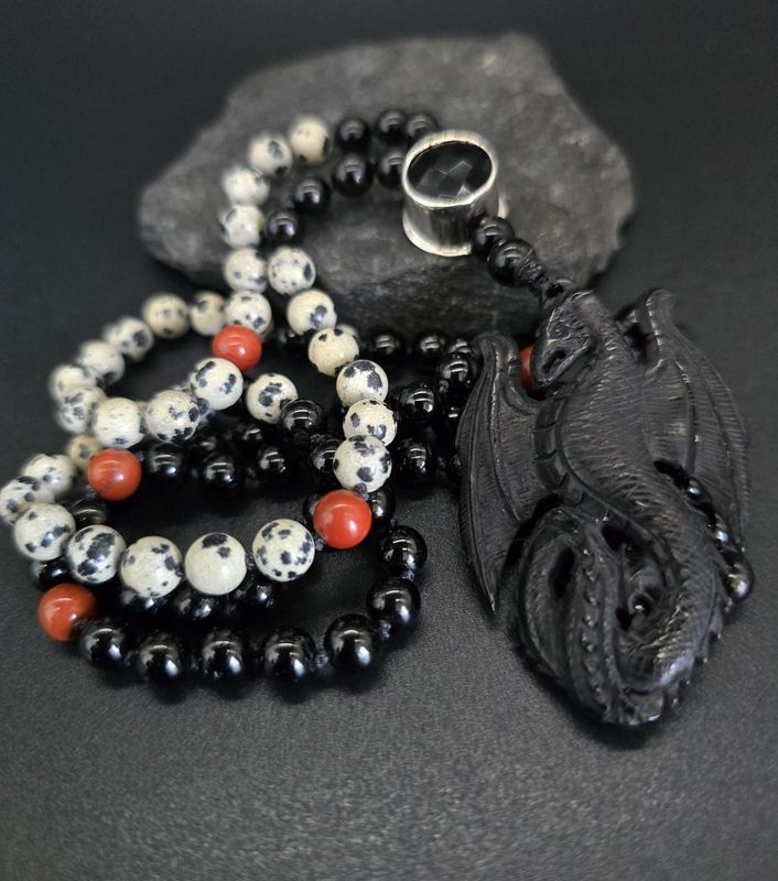 Drogon, schwarzer Drache ??