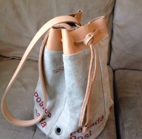 1986 Vintage postal  bucket bag