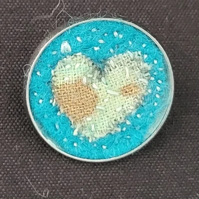 Heart brooch 1