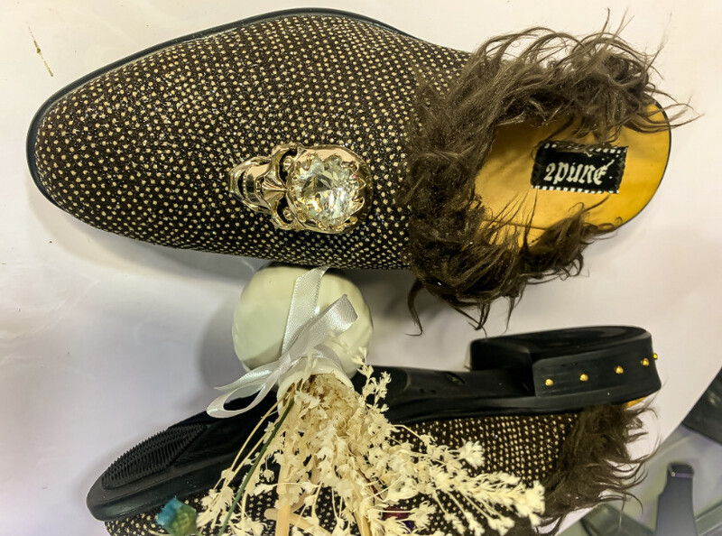 HALF-SHOE