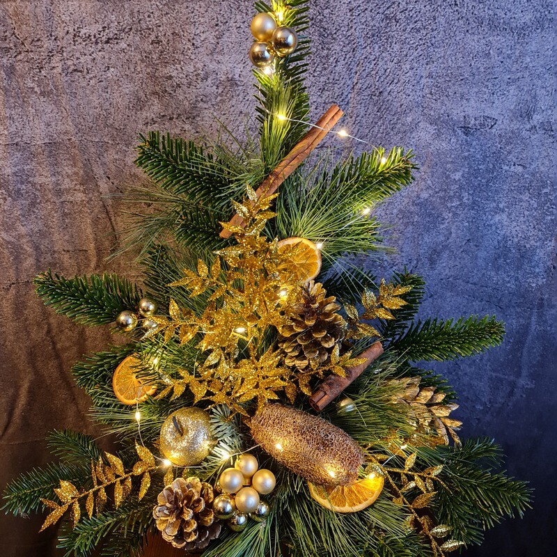 Weihnachtsstrauß "Goldregen" mit Lichterkette