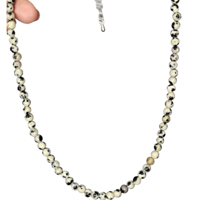 Collar de jaspe dálmata 4mm- Alegría, equilibrio emocional y conexión lúdica