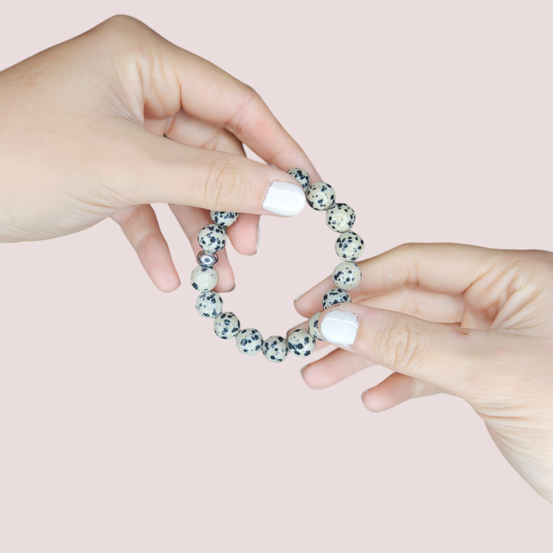 Pulsera de jaspe dálmata 10mm- Alegría, equilibrio emocional y conexión lúdica