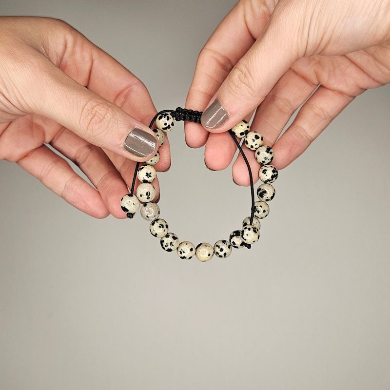 Pulsera de jaspe dálmata 8mm- Alegría, equilibrio emocional y conexión lúdica