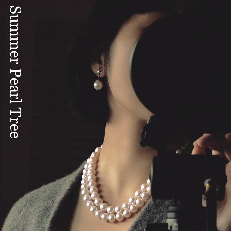 Large pearl necklace