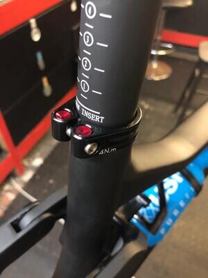 Carbon Seat Post Single Bolt 27.2mm Straight