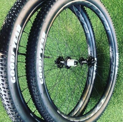 Goodyear Peak Tubeless Ready 2.4