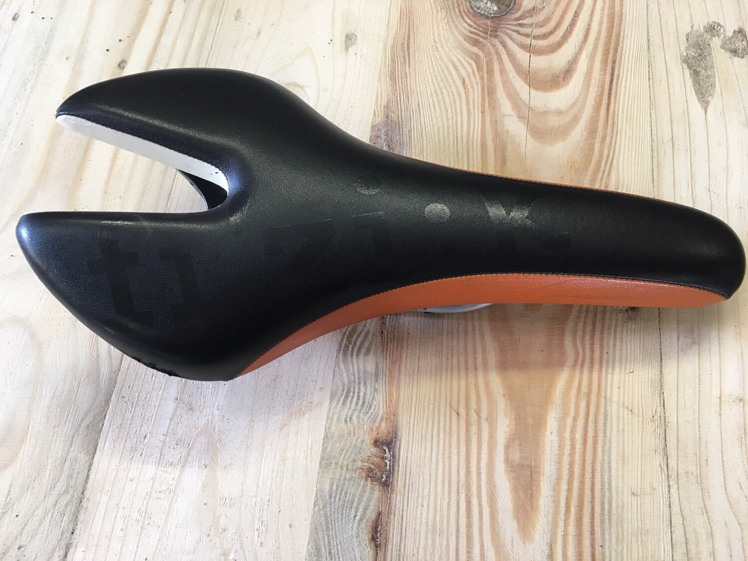 Demo Fizik Ardea saddle