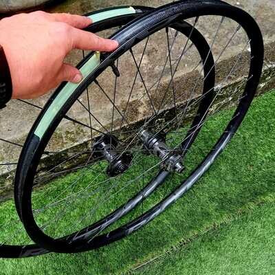 Demo Raceface AR 27 Offset Wheelset