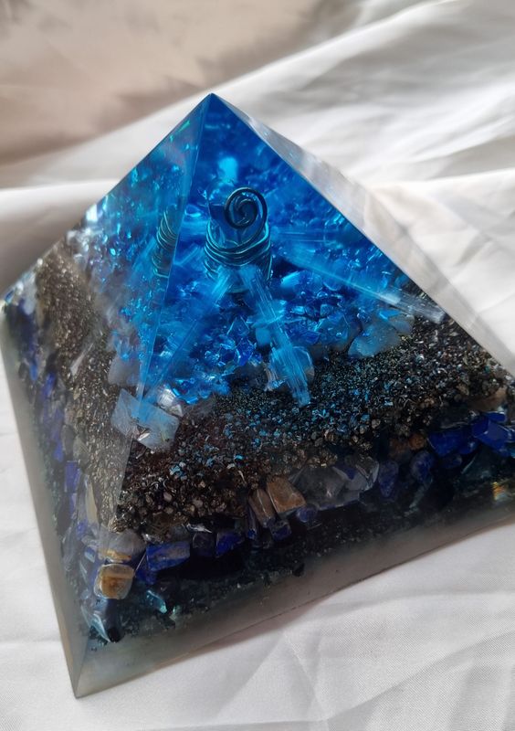 Lapis Lazuli Amethyst Giza Orgone Energy Pyramid
