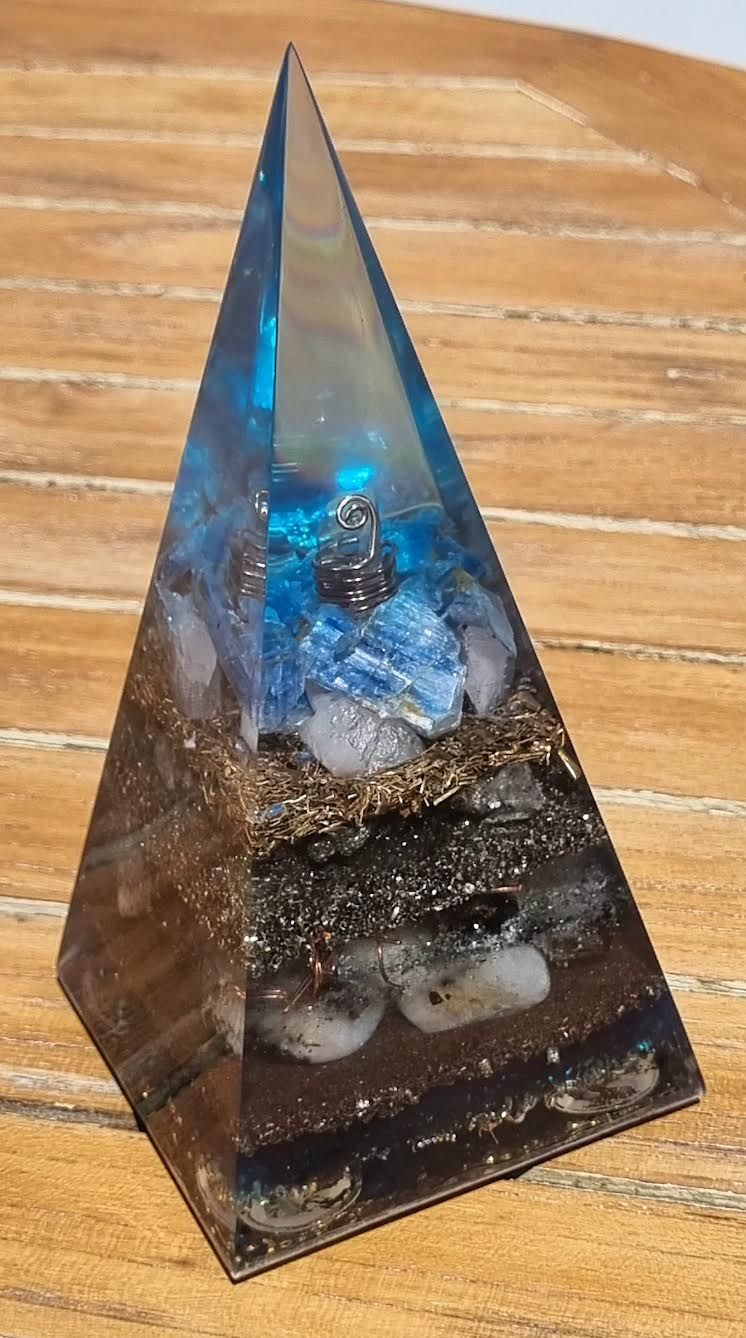Clear Quartz &amp; Blue Kyanite Russian Orgone Energy Pyramid