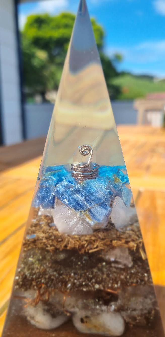 Clear Quartz &amp; Blue Kyanite Russian Orgone Energy Pyramid
