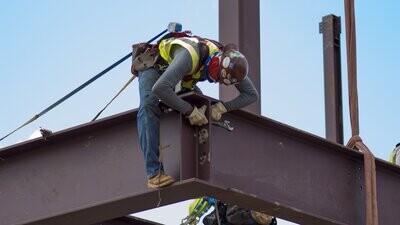 ENGLISH Fall Protection Competent Person 0.8 CEU’S Accredited 11/12