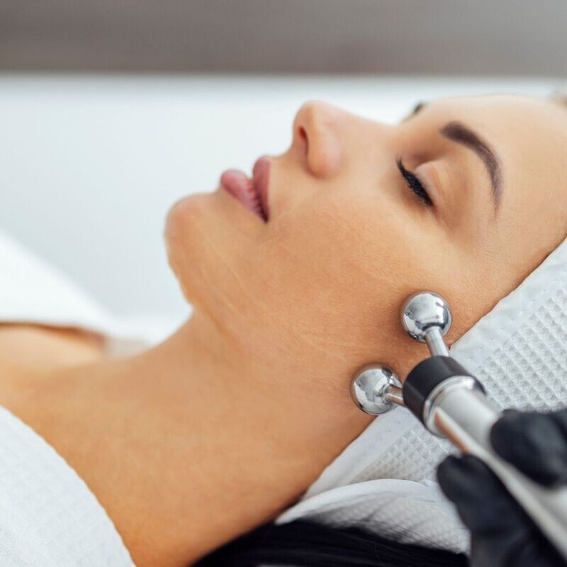 Microcurrent Facial Lift
