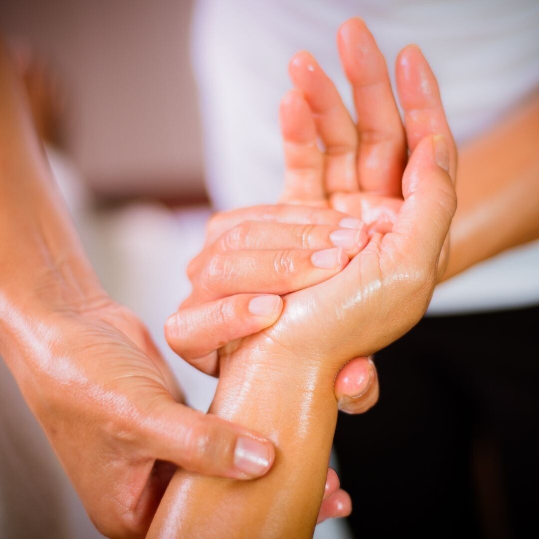 Feet / Hands Pamper Massage