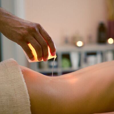 Hawaiian Candle Massage