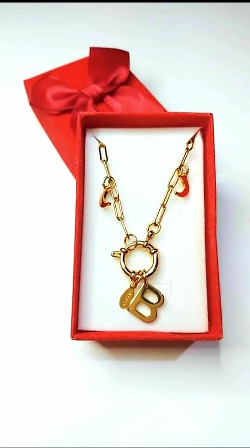 GARGANTILLA CON INICIAL Y LUNAS