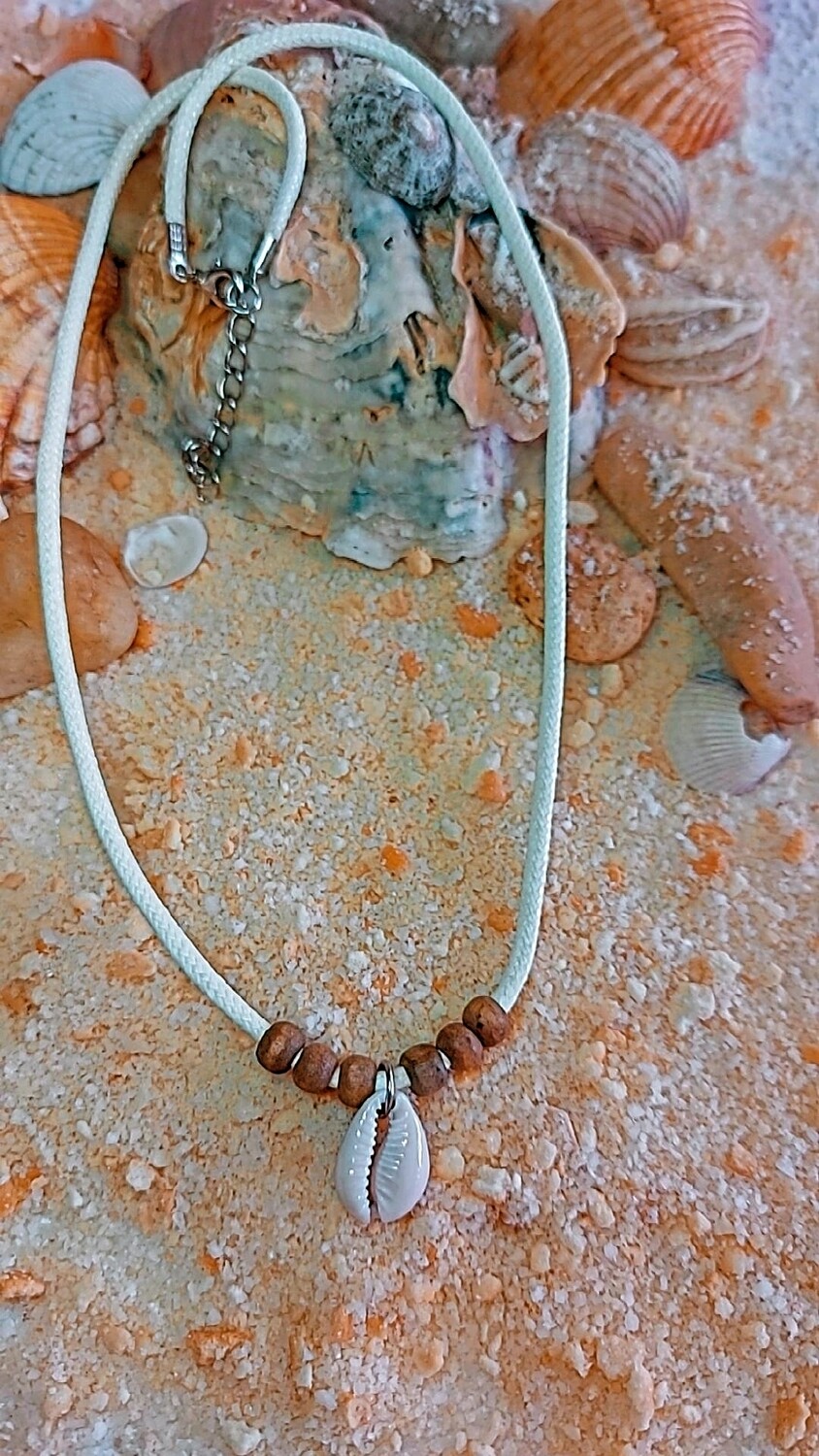  COWRIE SHELLS &amp; MADERA 