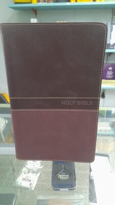 NKJV, Deluxe Gift Bible, Leathersoft, Red Letter, Comfort Print