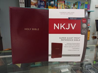 Thomas Nelson Super Giant Print NKJV Reference