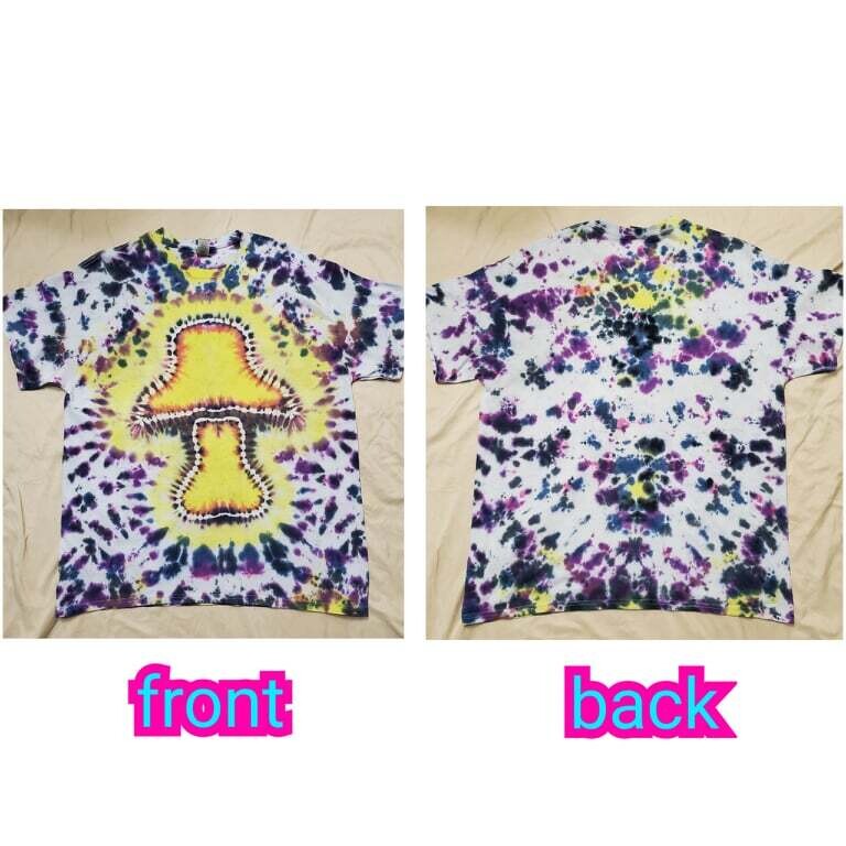 Psychedelic Mushroom T-shirt - size XL