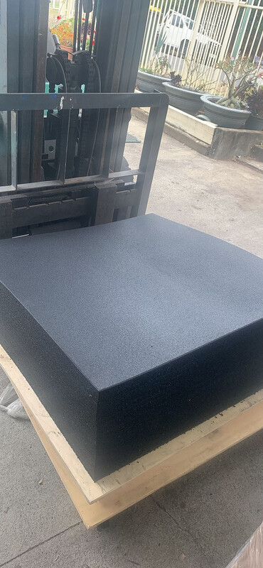 PREMIUM GUARANTEE QUALITY  RUBBER GYM MATS  1M*1M* 15MM THICK PLAIN  BLACK