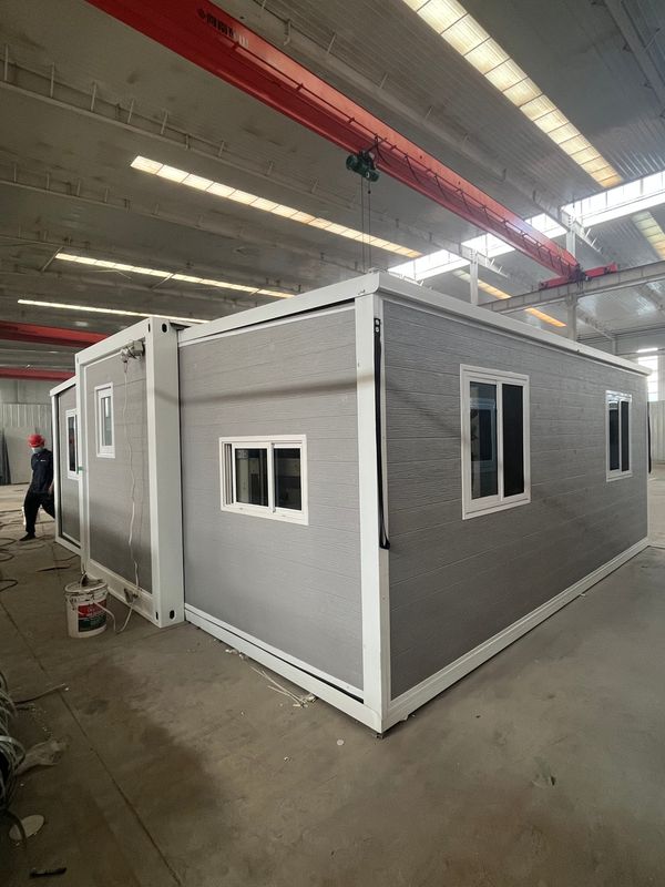 EXP20FT. 6540* 5900* 2540H ceiling 2330 interior
