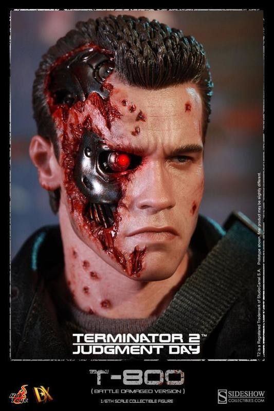 Hot Toys 1/6 DX-13 Terminator 2 Judgment Day: T-800 (Battle Damaged Version)
