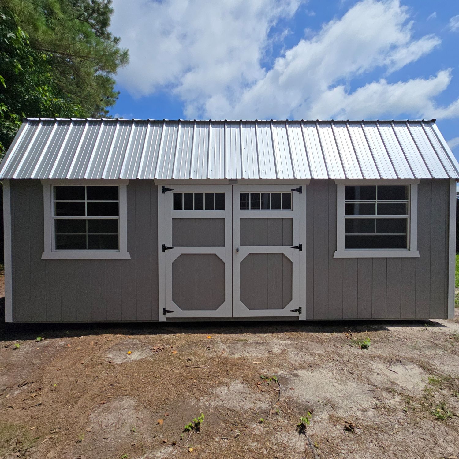 10x20 Lofted Barn-Side Entrance